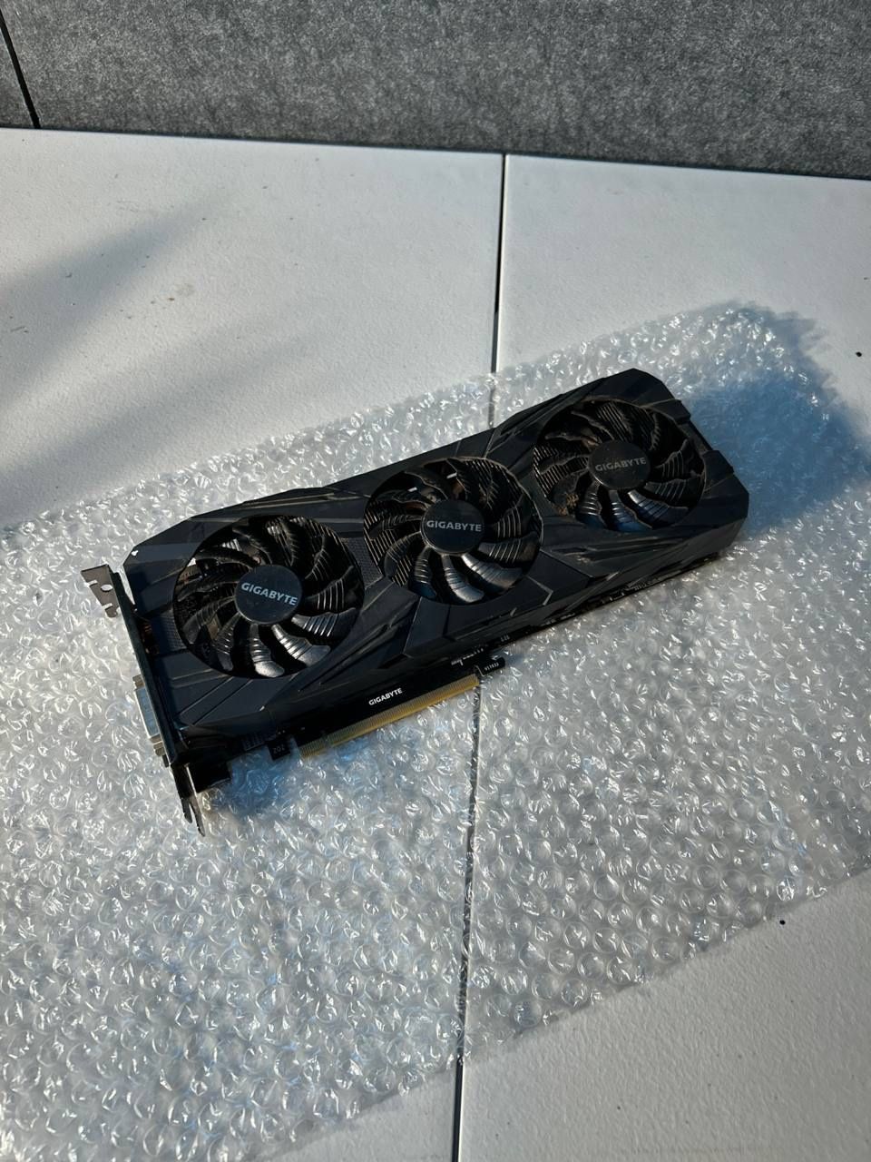 Gigabyte GeForce GTX 1080 Ti Gaming OC Black 11GB GDDR5X – Powerful GPU