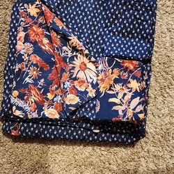Queen Duvet Cover And Two Sham Pillow Cases