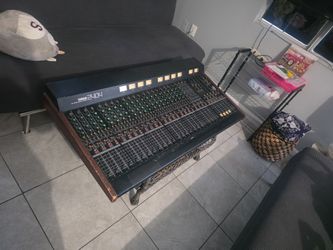 Yamaha 2404 24-Channel Mixer