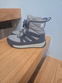 Sorely Boys Boots 12. Great Condition 👍 