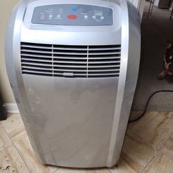 Whynter
12,000 BTU Portable Air Conditioner with Dehumidifier $175 OBO