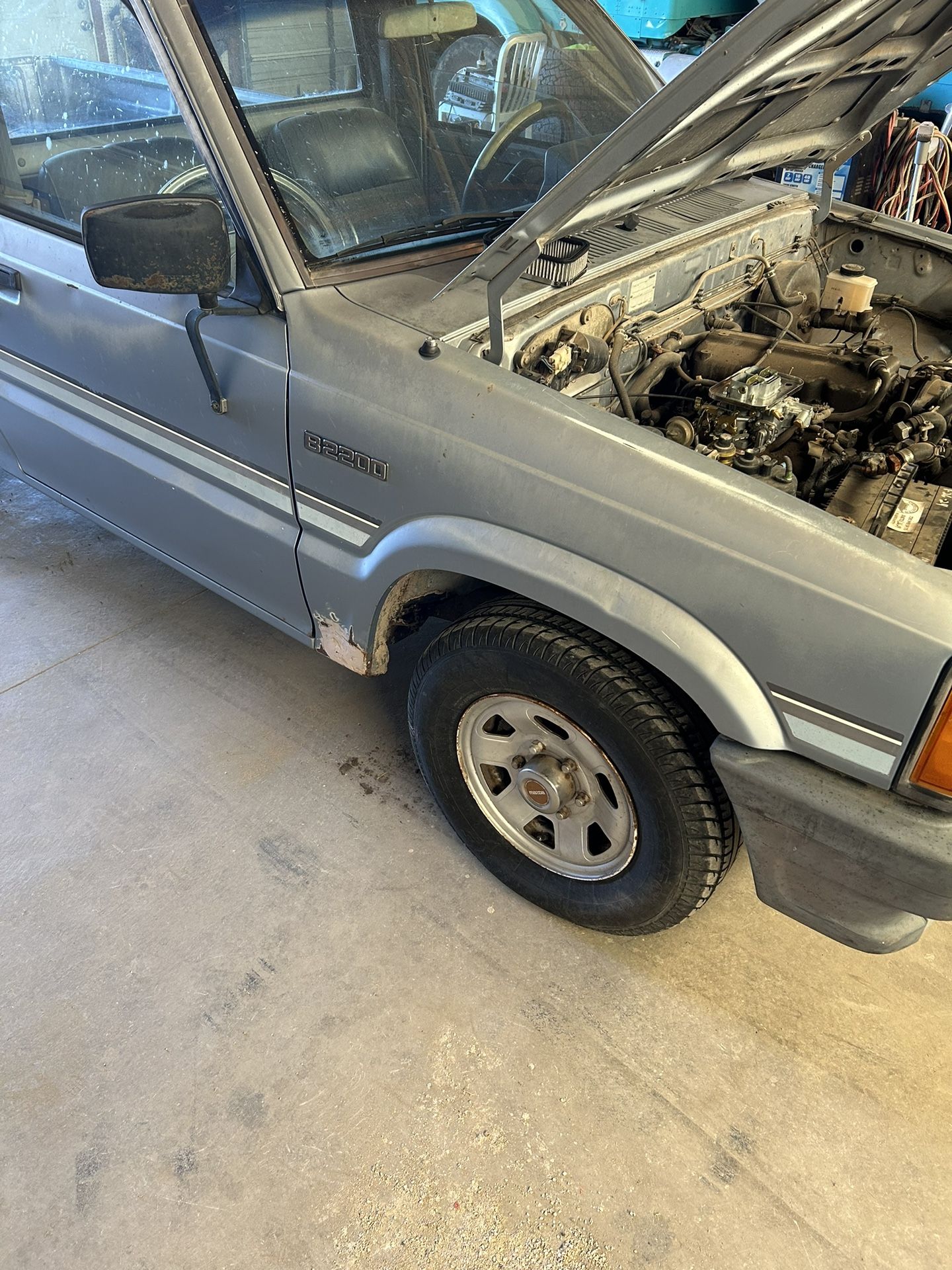 Mazda B2200 Parts Truck