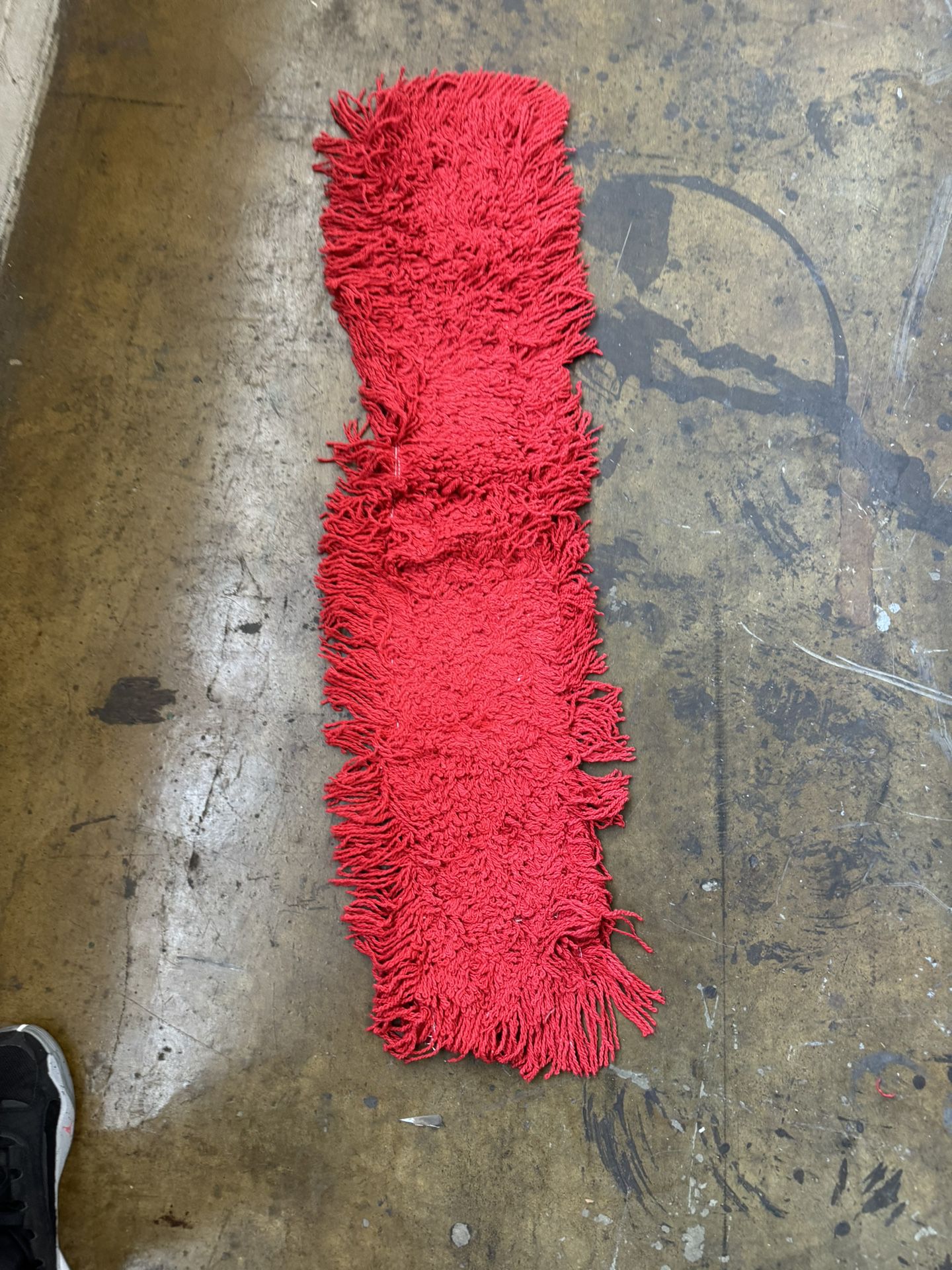 Dust Mops Red 36” and Blue 18”.