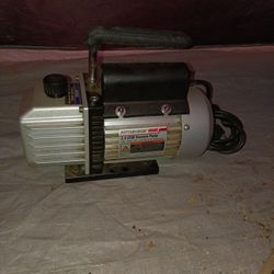 Pittsburgh 2.5 CFM Vacuum Pump