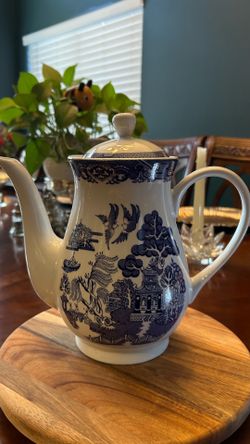 Royal Cuthbertson Blue Willow 3-Piece Tea Set