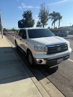 2012 Toyota tundra Sr5