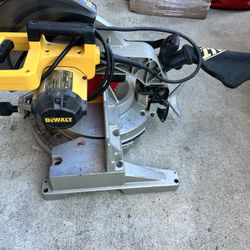 Dewalt Saw 