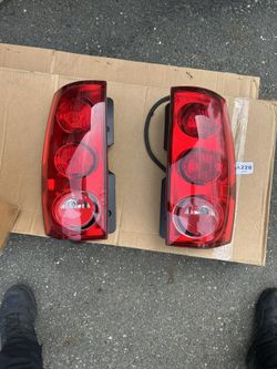 2012 GMC Yukon OEM Tail Lights