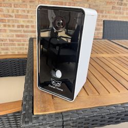 Pet Camera With Treat Dispenser