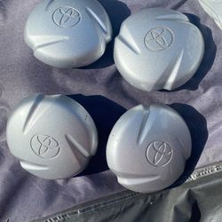 Original 2005 Toyota Tundra 4.7l V8 sr5 Rim Caps
