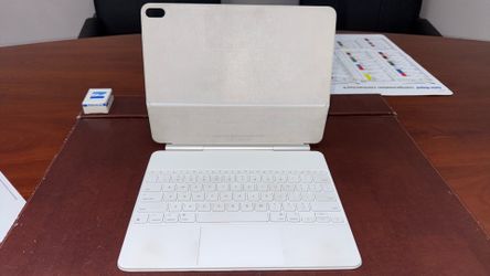 Apple Magic Keyboard for iPad Air 13-inch (M2) - White