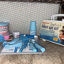 Melissa & Doug Toy Dentist Set