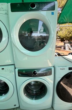 Electrolux washer and gas dryer