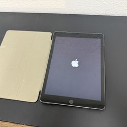 Apple iPad 5th Gen / 32GB