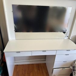Makeup vanity