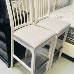 2 Barstools 