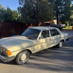 1981 Mercedes-Benz 240d