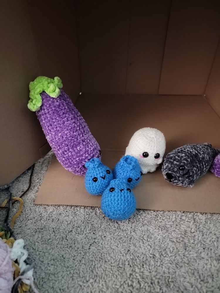 Assortment Of Crocheted Items