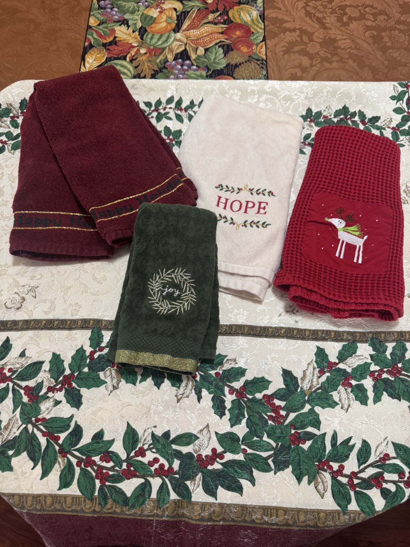 Christmas Tea Towels Holiday Winter Decor Linens