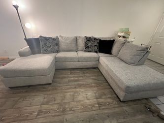Ophannon Putty 2 Piece Sectional with Right Arm Facing Corner Chaise