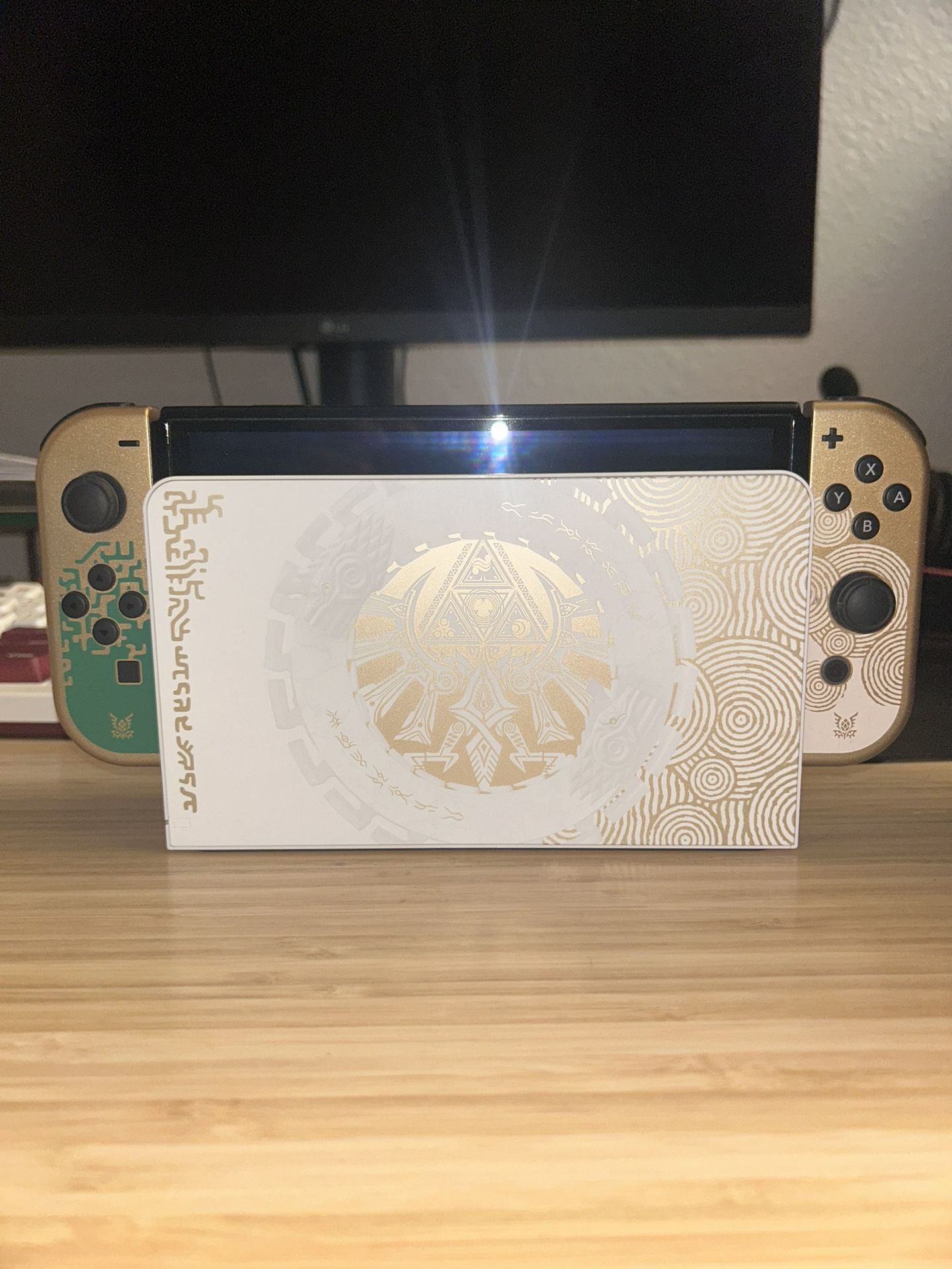 OLED Nintendo Switch (Tears Of The Kingdom Edition)