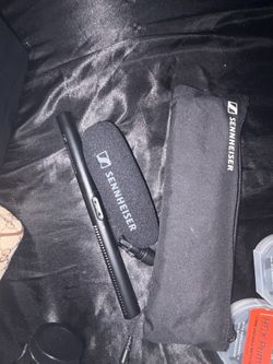 Sennheiser MKE 600 Shotgun Microphone, a specialized microphone used for film and video production