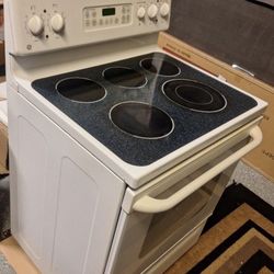 GE electric Oven With Flat Glass Top