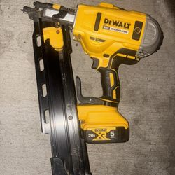 Dewalt 20v Brushless 21 Degree Framing Nailer Good Condition 