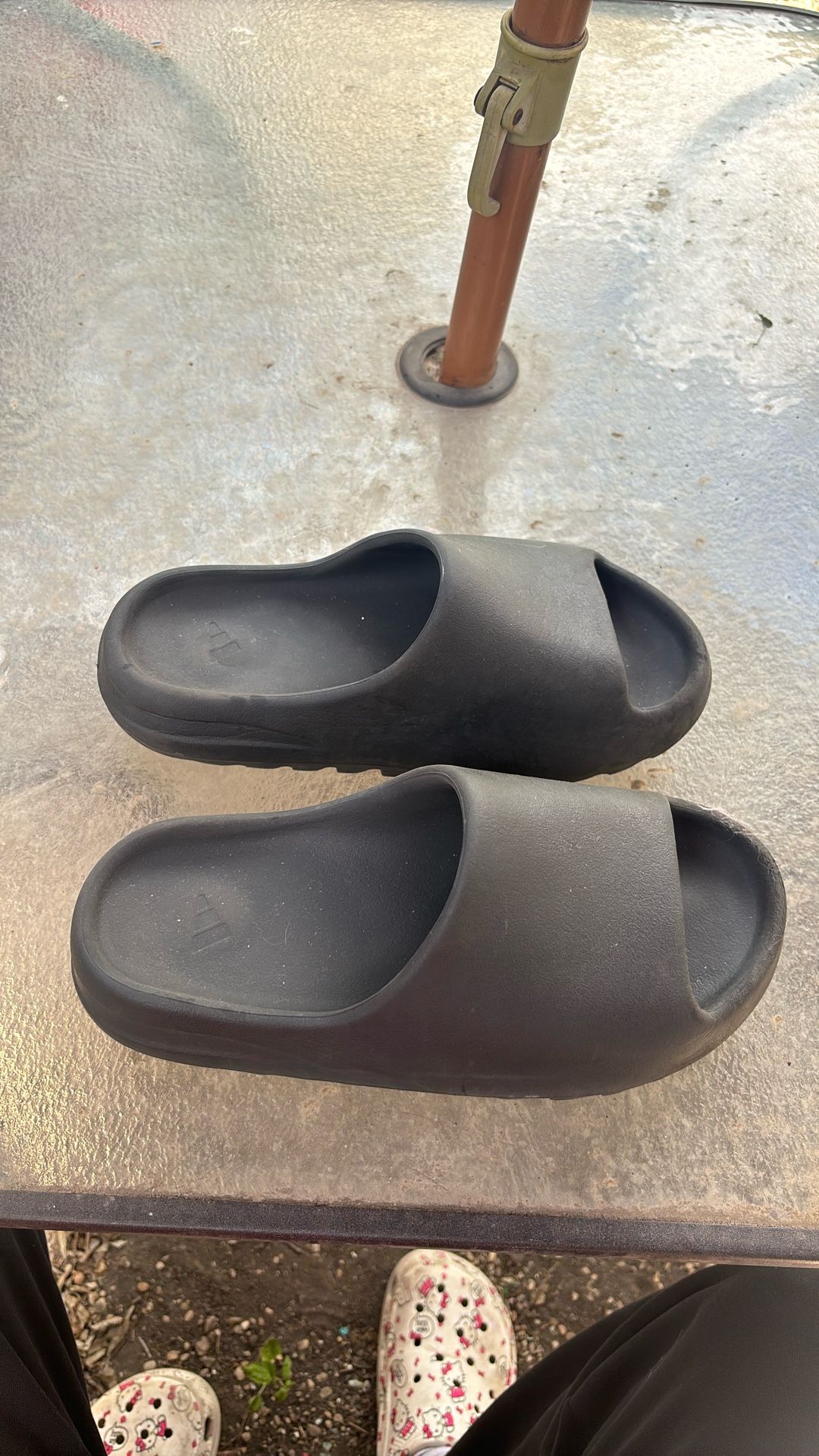 Mens Adidas Yeezy Slide “ Onyx” Size 9 