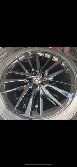2024 Toyota Camry Rims And Tires $950