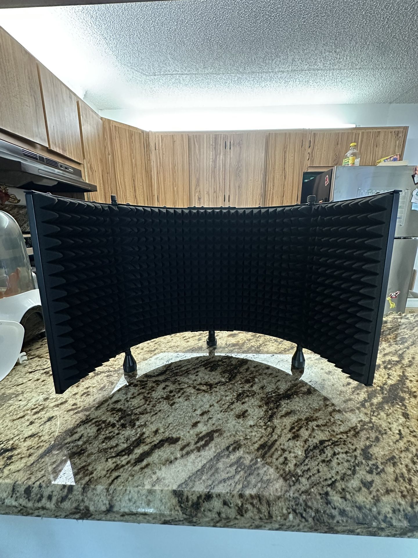 Monoprice 602650 Microphone Isolation Shield – $60