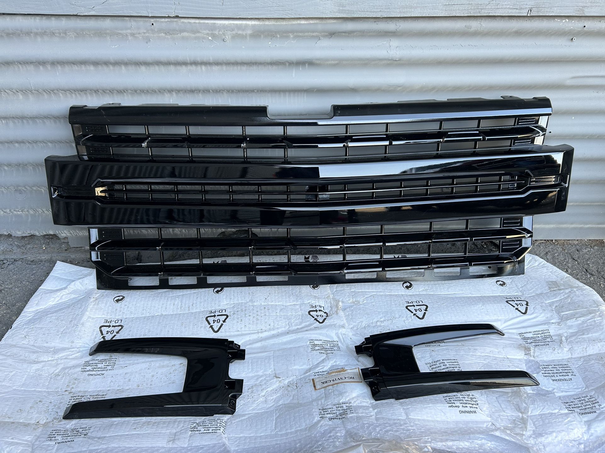 Chevy Silverado Grill Parts