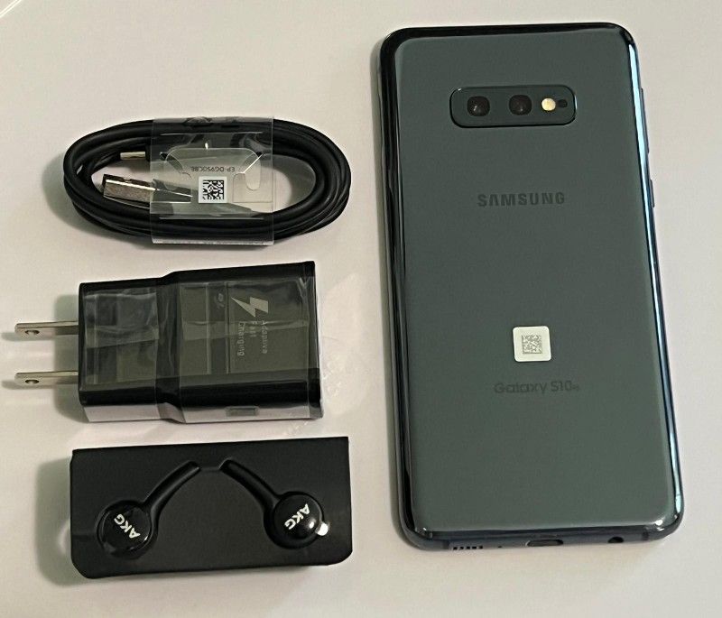 Samsung Galaxy S10e , Unlocked for all Company Carrier , Excellent Condition Like New
