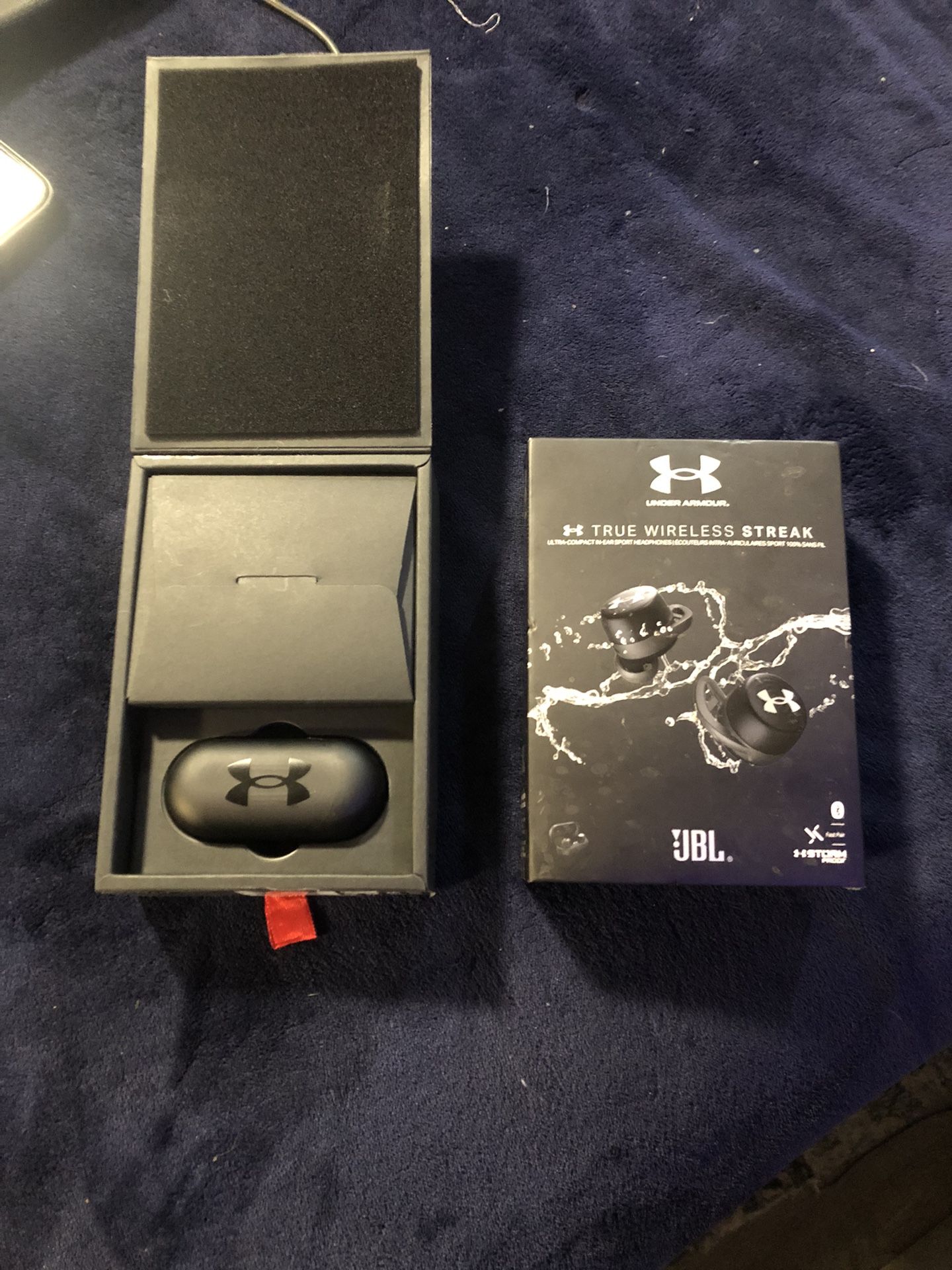 JBL Under Armour “True Wireless Streak”