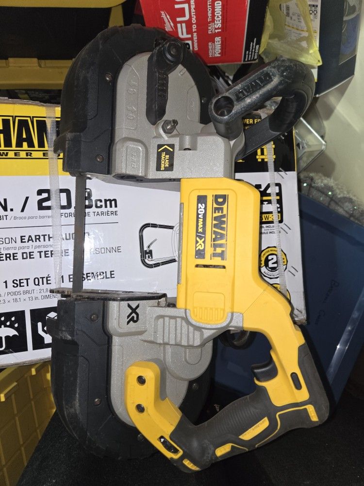 Used DCS374 DeWalt Bandsaw