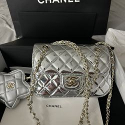 Chanel Mirror Calfskin Metallic Calfskin Medium With Star Coin Purse