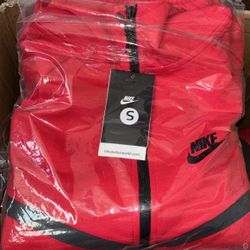 SMALL NIKE TECH FULL SET ALL SIZES