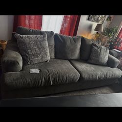 new 2 pc ashley furniture 