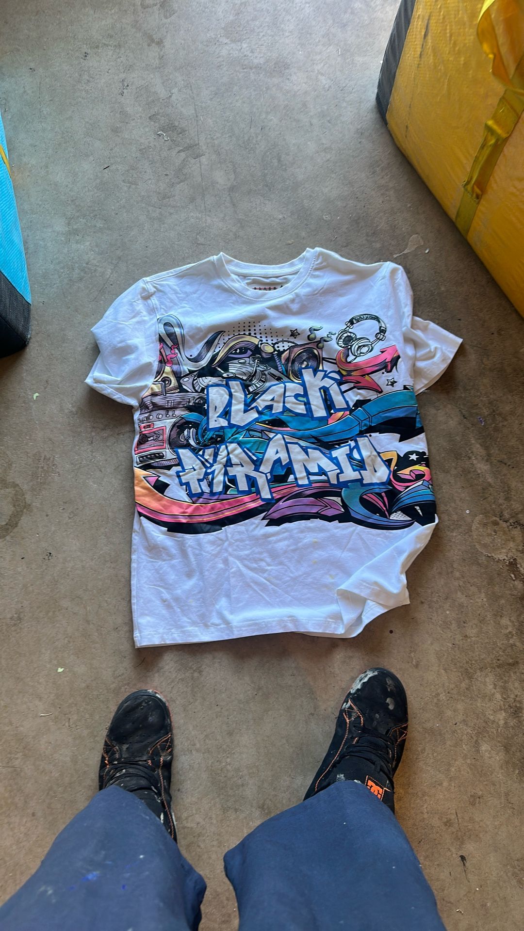 Black pyramid T-shirt, extra large