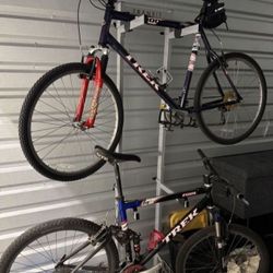 Space-Efficient Wall-Mounted Bicycle Rack