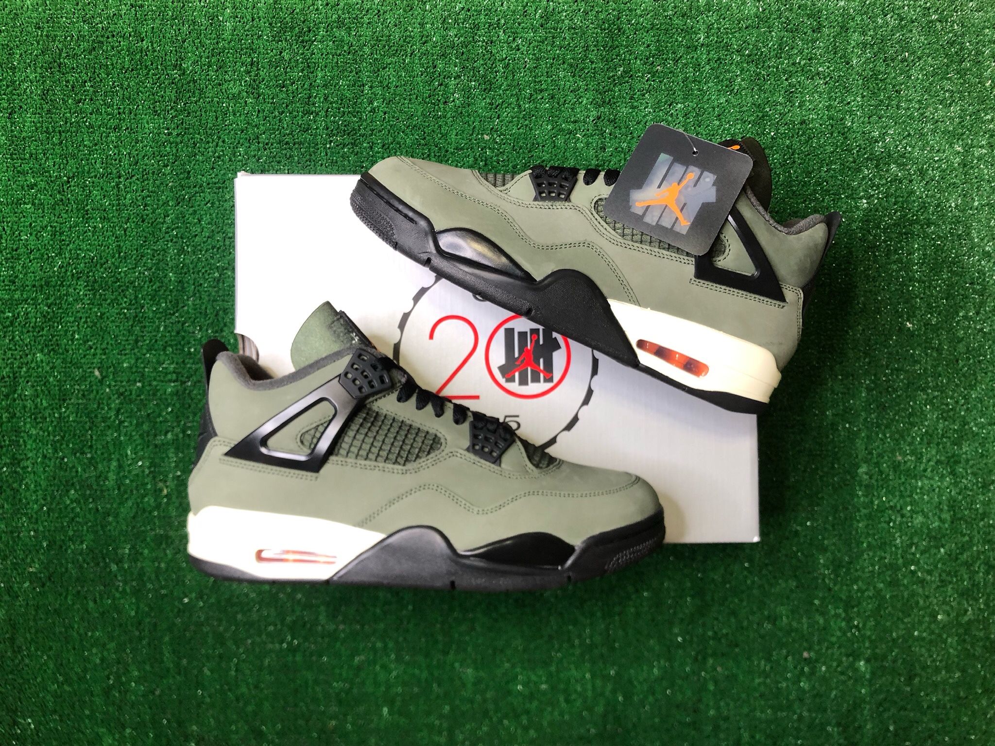 Jordan 4 Undefeated 