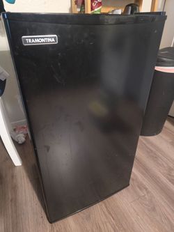 Tramontina mini fridge