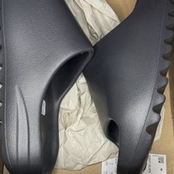 Adidas Yeezy Slide Onyx Size 6 / 7 / 8 / 9 / 10