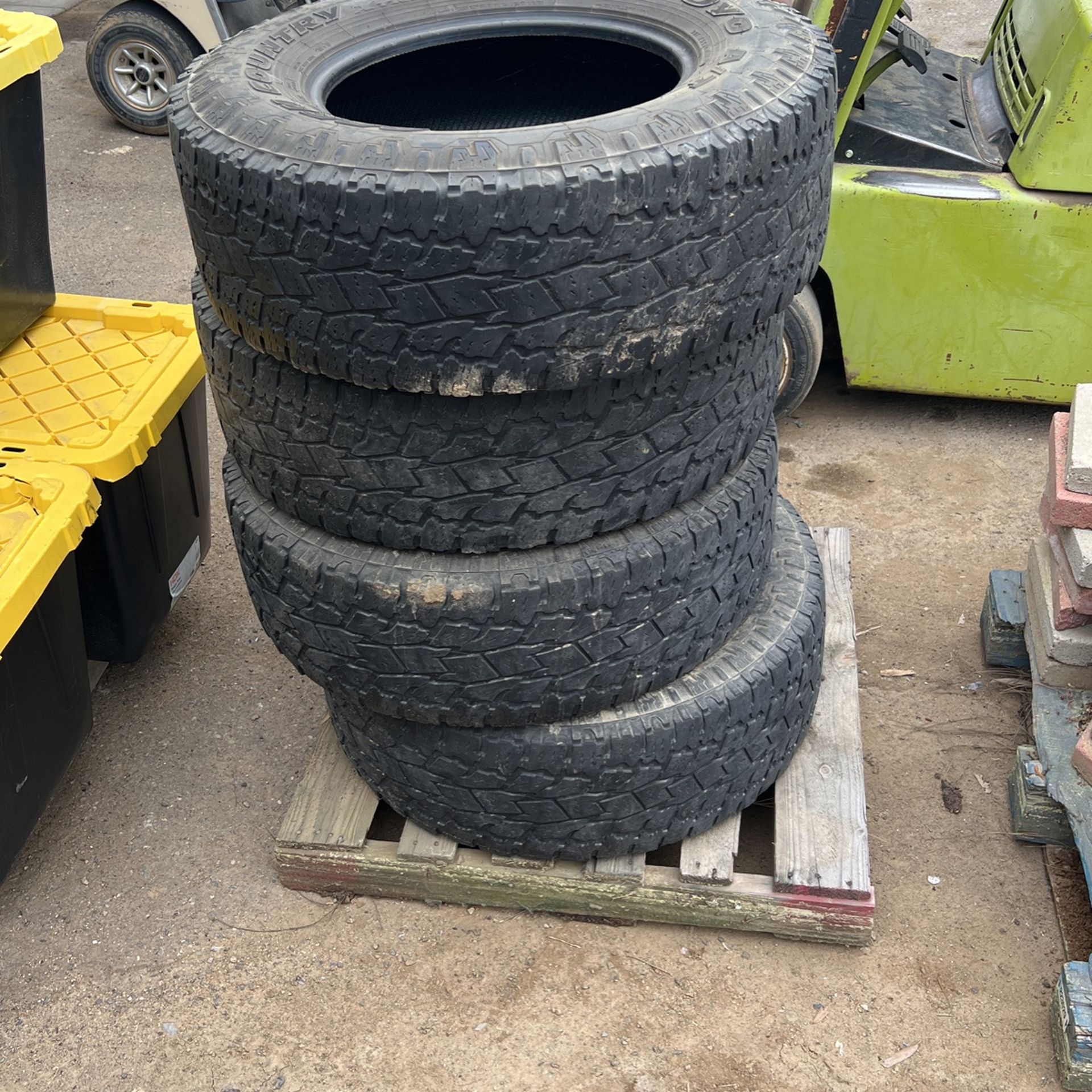 Toyo Open Country A/T 295/75/R18 Load Range E for Sale in Norco, CA ...