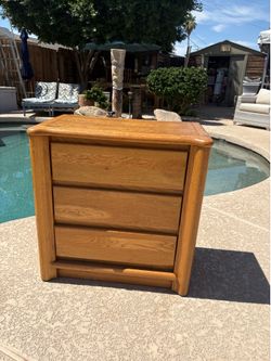 Small 3-drawer oak chest