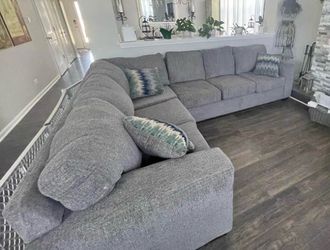 Large Grey Sectional Sofa Couch!! New
