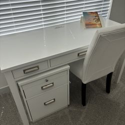 Desk File cabinet excellent condition with chair