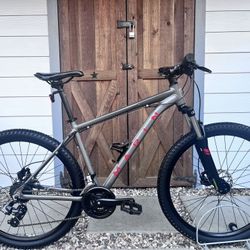 Medium Marin Skytrail Mountain Bike With Hydraulic Disc Brakes