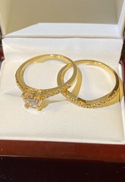 Beautiful Brilliant Cut Simulated Diamond Matching Ring (Solid 18k Yellow Gold) (Ring Size 8)
