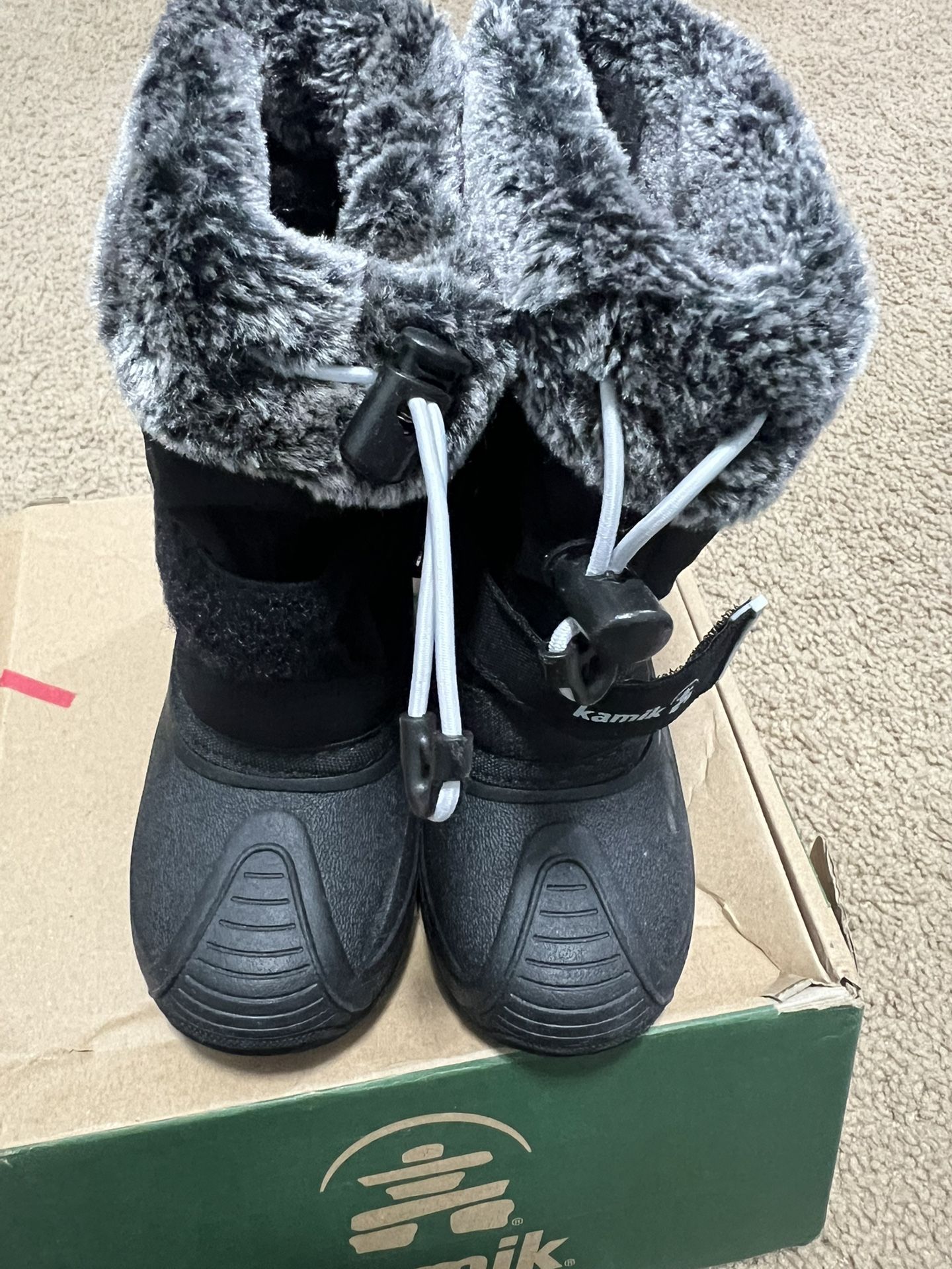 New Kids Snow boot Size 9